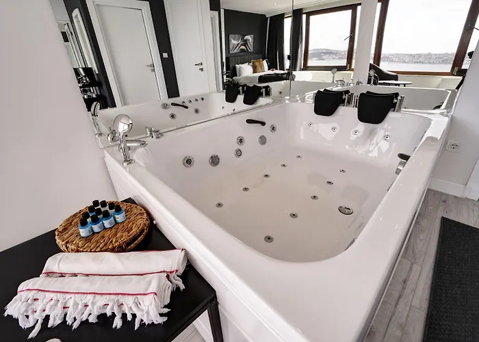 Etiz Bosphorus Hotell *